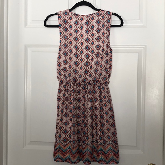 Lily Rose Sleeveless Aztec Pattern Dress XS NWT - Picture 3 of 8